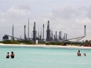 Why would I put a picture of a refinery in a story that has nothing to do with oil?